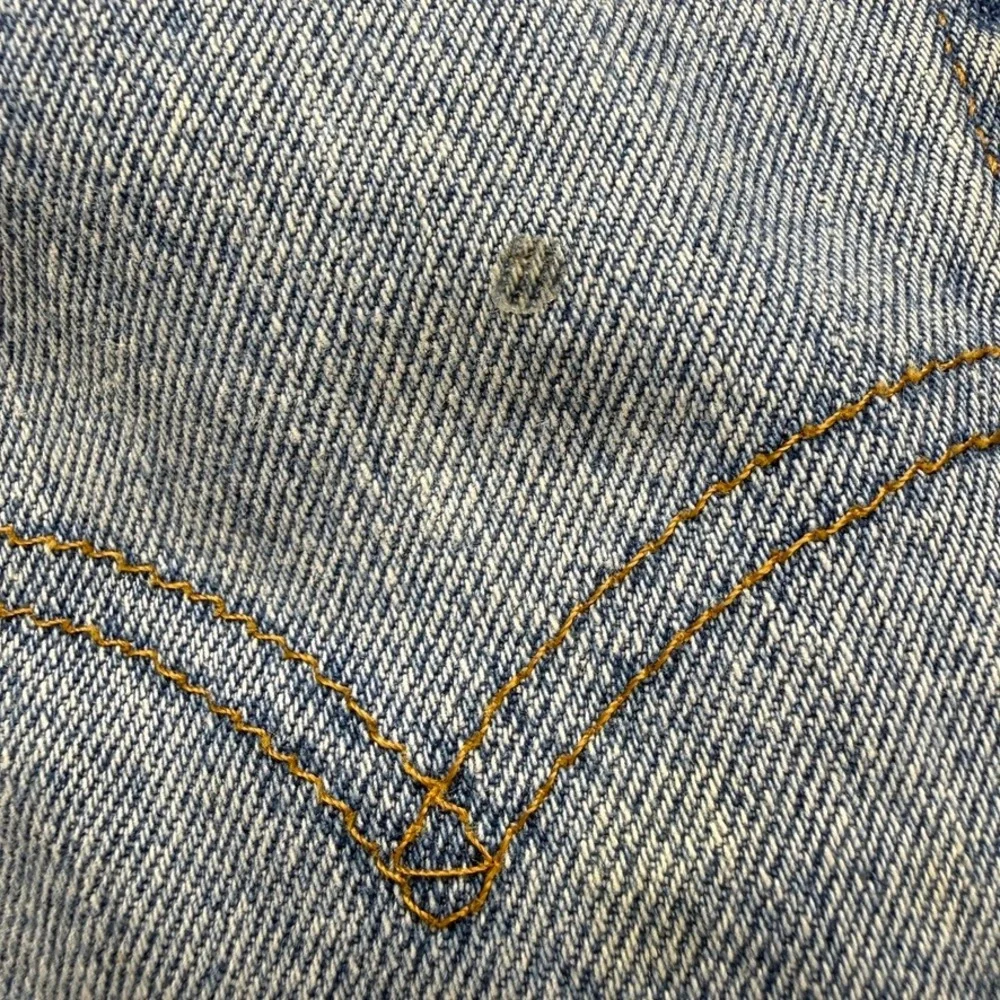Vintage Levi's Jeans 550 Relaxed Fit‎ 36x32 Light Wash 90s Made in USA Tapered